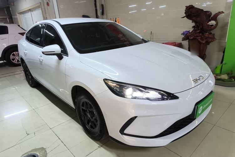 Used BYD Seal 05 DM-i 2025 DM-i Smart Drive 55KM Luxury Model Front Right 45 Deg