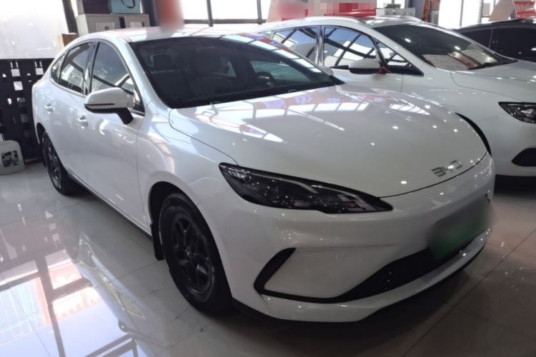 Used BYD Seal 05 DM-i 2025 DM-i Smart Drive 55KM Luxury Model Front Right 45 Deg