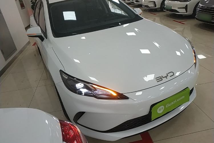 Used BYD Seal 05 DM-i 2025 DM-i Smart Drive 55KM Luxury Model Front Right 45 Deg