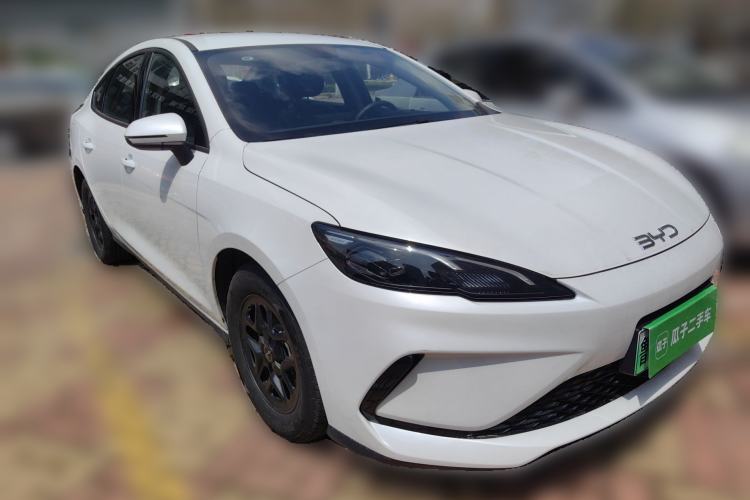 Used BYD Seal 05 DM-i 2025 DM-i Smart Drive 55KM Luxury Model Front Right 45 Deg