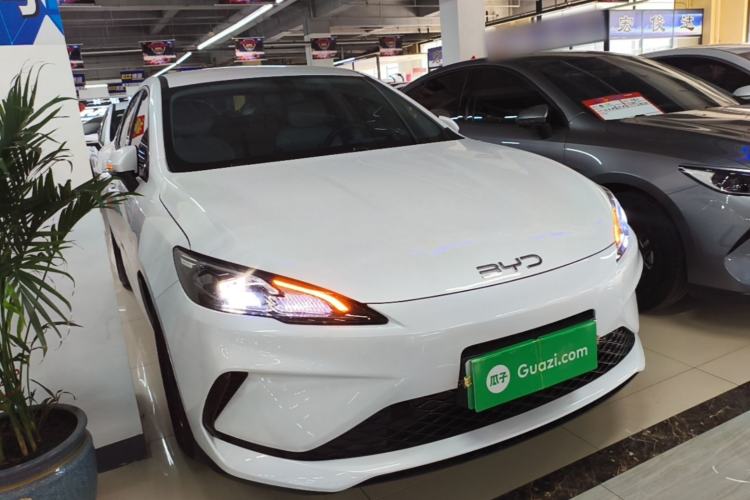 Used BYD Seal 05 DM-i 2025 DM-i Smart Drive 55KM Luxury Model Front Right 45 Deg