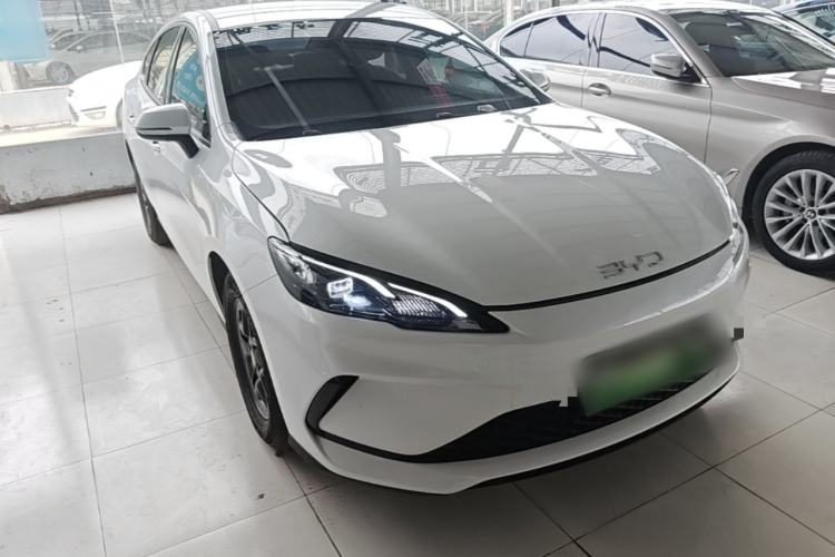 Used BYD Seal 05 DM-i 2025 DM-i Smart Drive 55KM Luxury Model Front Right 45 Deg
