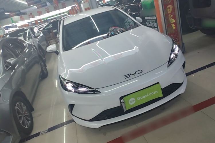 Used BYD Seal 05 DM-i 2025 DM-i Smart Drive 55KM Luxury Model Front Right 45 Deg