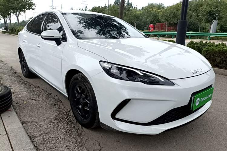 Used BYD Seal 05 DM-i 2025 DM-i Smart Drive 55KM Luxury Model Front Right 45 Deg