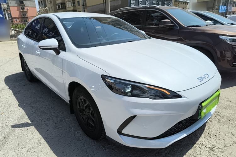 Used BYD Seal 05 DM-i 2025 DM-i Smart Drive 55KM Luxury Model Front Right 45 Deg