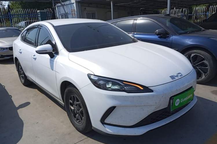 Used BYD Seal 05 DM-i 2025 DM-i Smart Drive 55KM Luxury Model Front Right 45 Deg