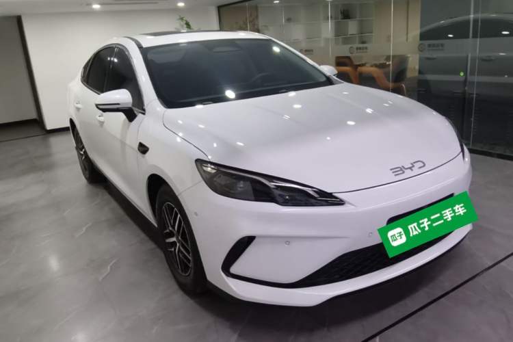 Used BYD Seal 05 DM-i 2025 DM-i Smart Drive 55KM Prestige Model Front Right 45 Deg