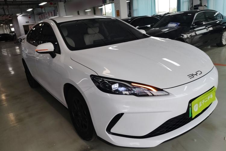 Used BYD Seal 05 DM-i 2025 DM-i Smart Drive 55KM Luxury Model Front Right 45 Deg