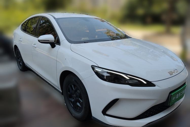Used BYD Seal 05 DM-i 2025 DM-i Smart Drive 55KM Luxury Model Front Right 45 Deg