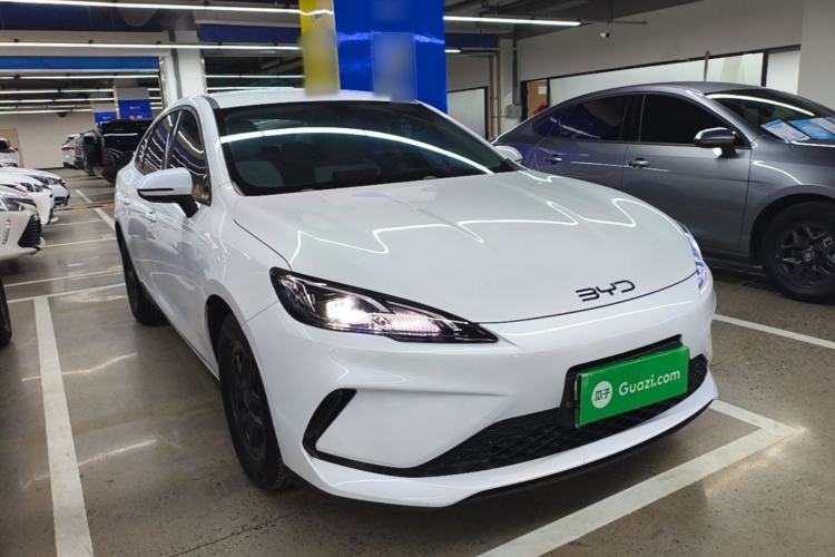 Used BYD Seal 05 DM-i 2025 DM-i Smart Drive 55KM Luxury Model Front Right 45 Deg