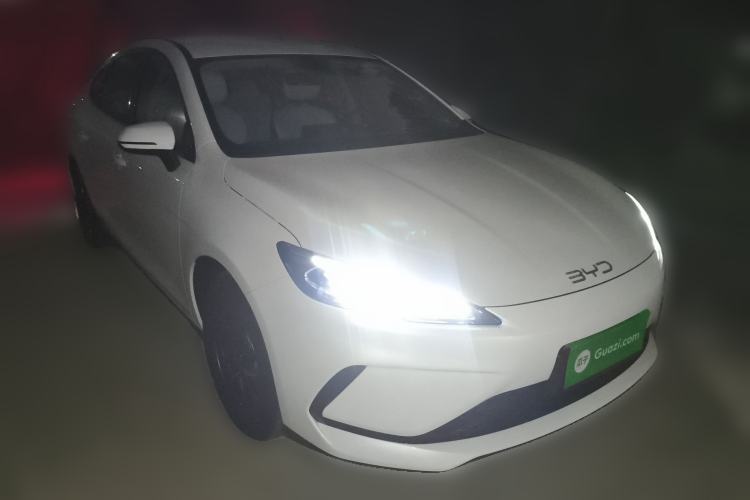 Used BYD Seal 05 DM-i 2025 DM-i Smart Drive 55KM Luxury Model Front Right 45 Deg