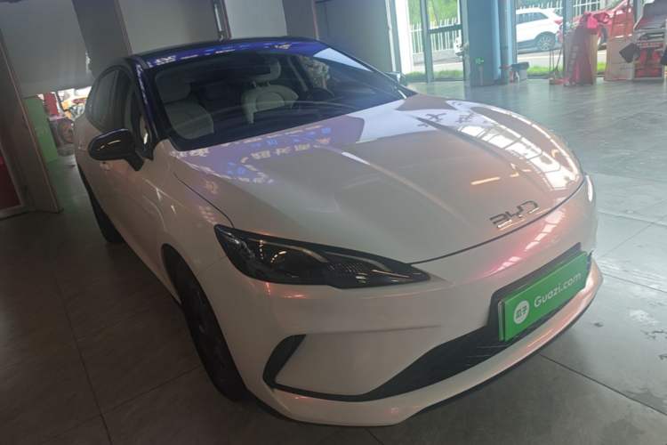Used BYD Seal 05 DM-i 2025 DM-i Smart Drive 55KM Luxury Model Front Right 45 Deg
