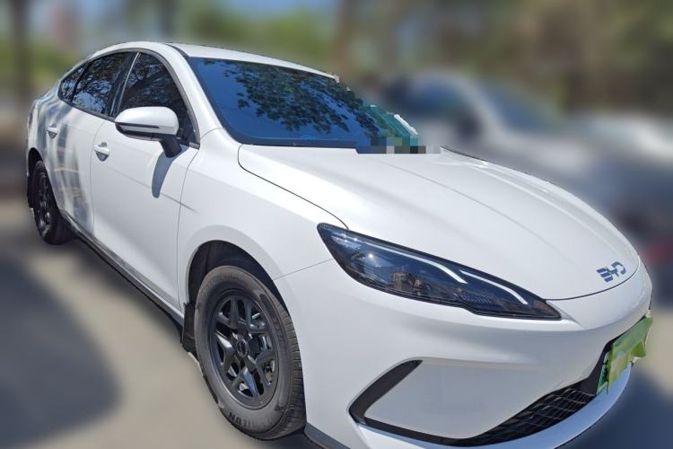 Used BYD Seal 05 DM-i 2025 DM-i Smart Drive 55KM Luxury Model Front Right 45 Deg