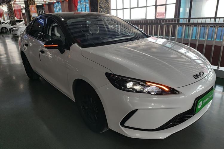 Used BYD Seal 05 DM-i 2025 DM-i Smart Drive 55KM Luxury Model Front Right 45 Deg