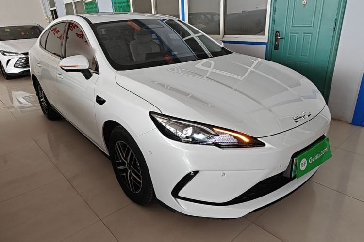 Used BYD Seal 05 DM-i 2025 DM-i Smart Drive 55KM Prestige Model Front Right 45 Deg