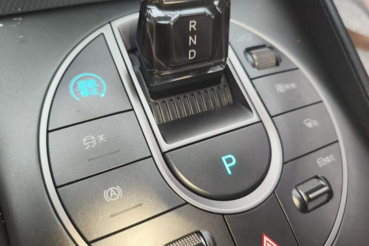 Used BYD Seal 05 DM-i 2025 DM-i Smart Drive 55KM Luxury Model Gear Lever