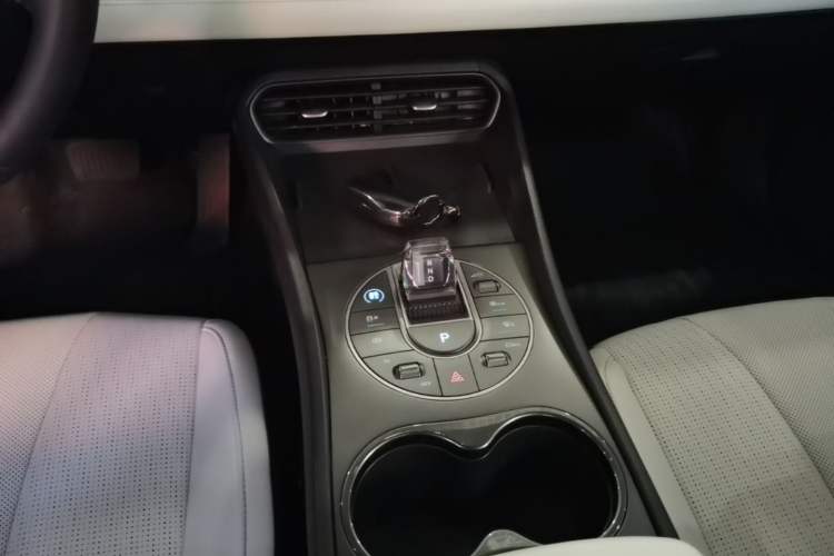 Used BYD Seal 05 DM-i 2025 DM-i Smart Drive 55KM Luxury Model Gear Lever