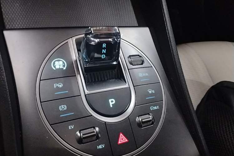 Used BYD Seal 05 DM-i 2025 DM-i Intelligent Drive 120KM Flagship Model Gear Lever
