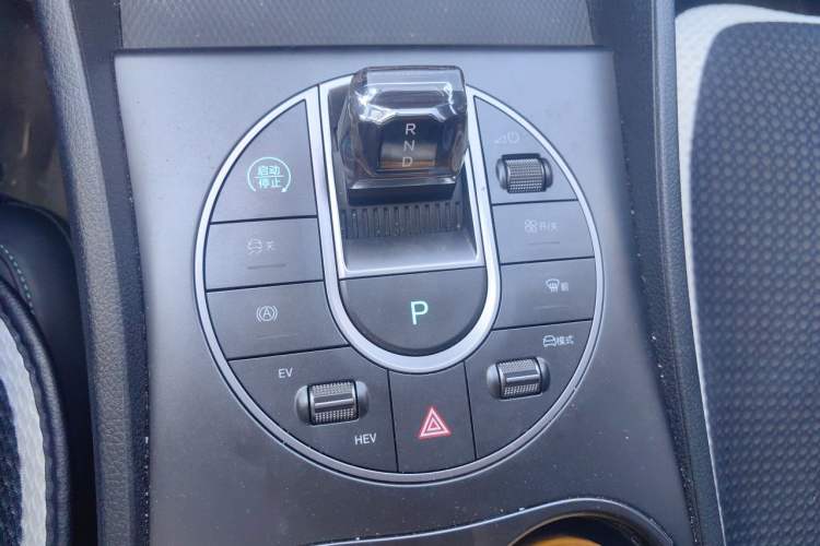 Used BYD Seal 05 DM-i 2025 DM-i Smart Drive 55KM Luxury Model Gear Lever