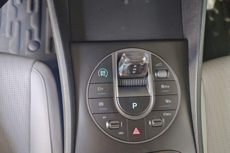 Used BYD Seal 05 DM-i 2025 DM-i Smart Drive 55KM Luxury Model Gear Lever