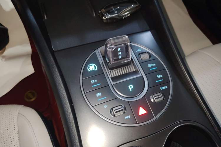 Used BYD Seal 05 DM-i 2025 DM-i Smart Drive 55KM Luxury Model Gear Lever