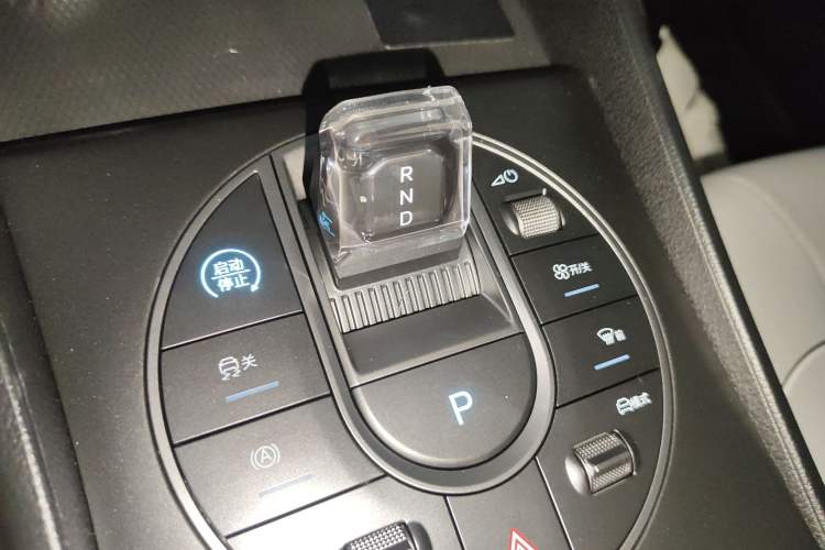 Used BYD Seal 05 DM-i 2025 DM-i Smart Drive 55KM Luxury Model Gear Lever