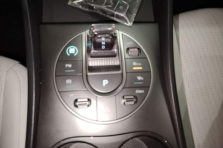 Used BYD Seal 05 DM-i 2025 DM-i Intelligent Drive 120KM Flagship Model Gear Lever