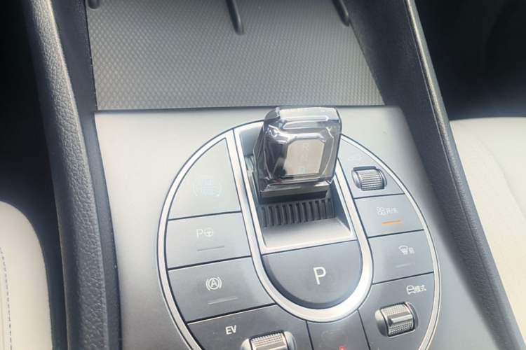 Used BYD Seal 05 DM-i 2025 DM-i Intelligent Drive 120KM Flagship Model Gear Lever