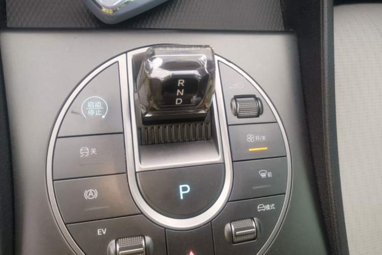 Used BYD Seal 05 DM-i 2025 DM-i Smart Drive 55KM Luxury Model Gear Lever