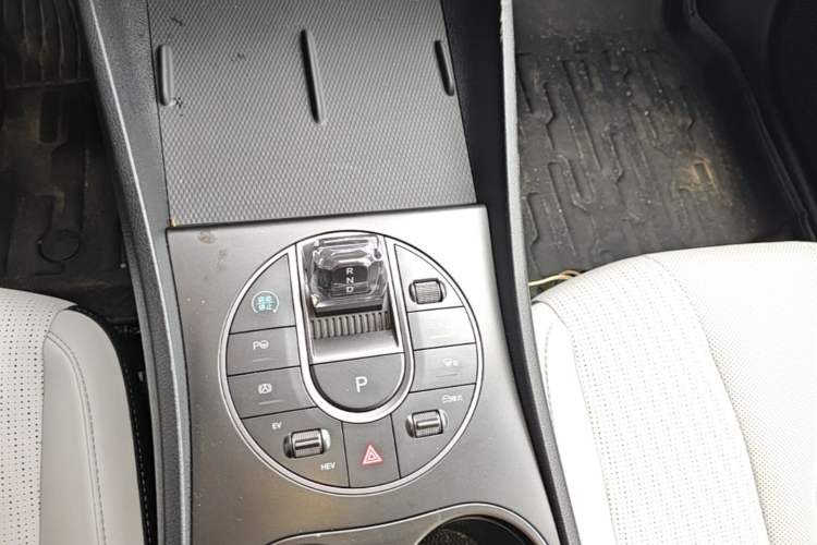 Used BYD Seal 05 DM-i 2025 DM-i Intelligent Drive 120KM Flagship Model Gear Lever