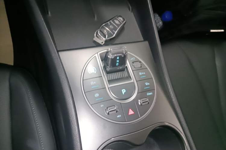 Used BYD Seal 05 DM-i 2025 DM-i Smart Drive 55KM Luxury Model Gear Lever