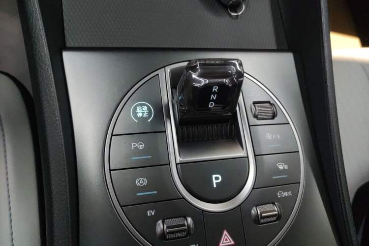 Used BYD Seal 05 DM-i 2025 DM-i Intelligent Drive 120KM Flagship Model Gear Lever
