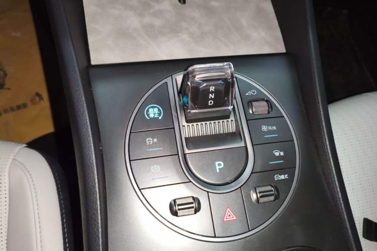 Used BYD Seal 05 DM-i 2025 DM-i Smart Drive 55KM Luxury Model Gear Lever