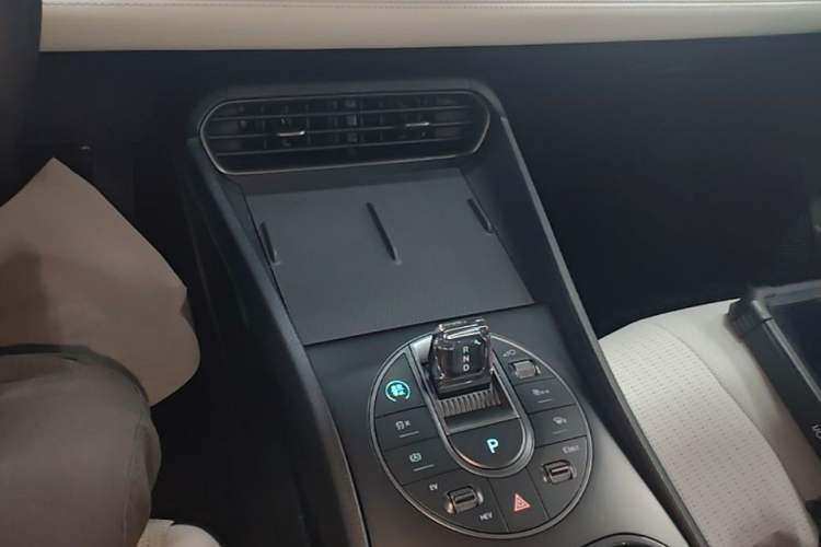 Used BYD Seal 05 DM-i 2025 DM-i Smart Drive 55KM Luxury Model Gear Lever