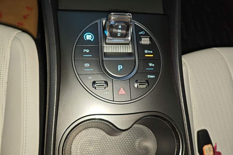 Used BYD Seal 05 DM-i 2025 DM-i Intelligent Drive 120KM Flagship Model Gear Lever
