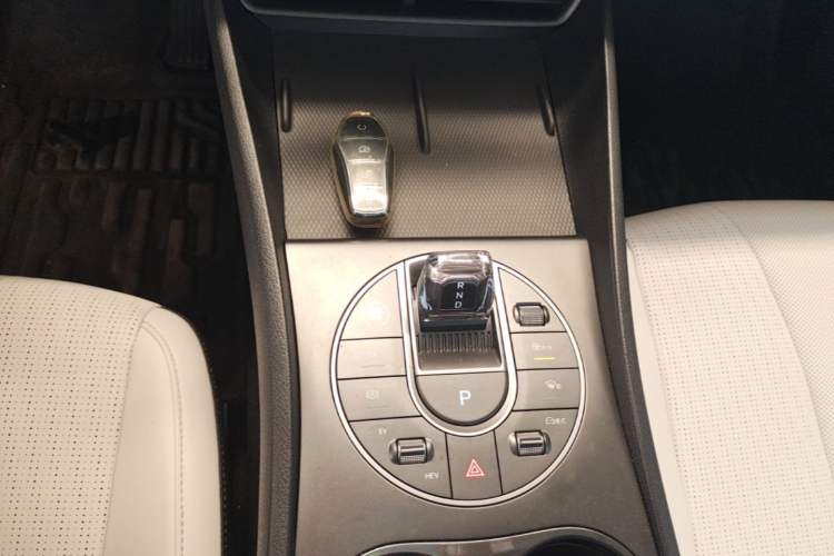 Used BYD Seal 05 DM-i 2025 DM-i Smart Drive 55KM Luxury Model Gear Lever