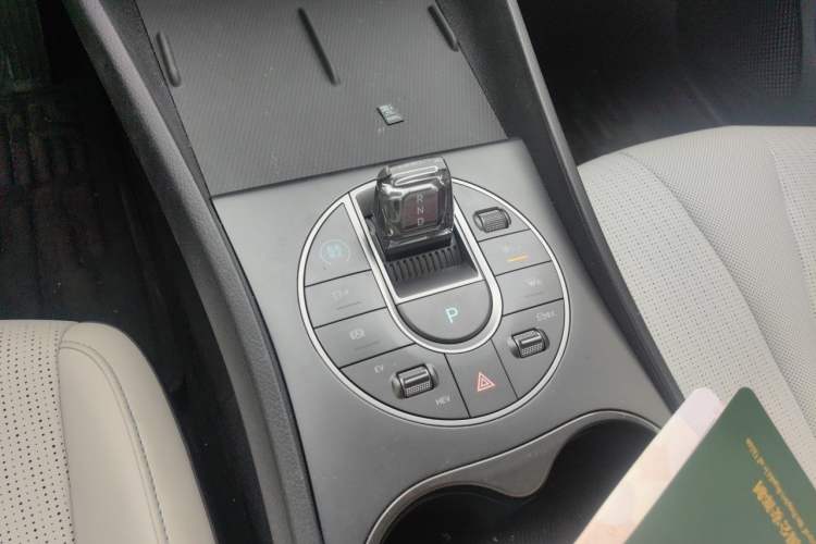 Used BYD Seal 05 DM-i 2025 DM-i Smart Drive 55KM Luxury Model Gear Lever