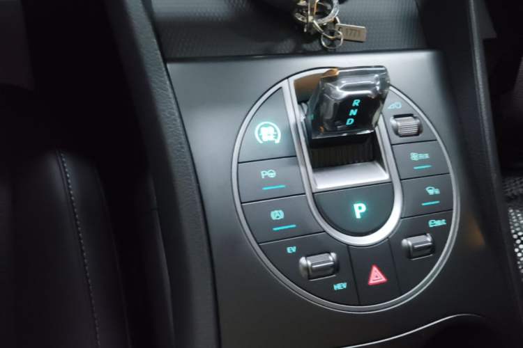 Used BYD Seal 05 DM-i 2025 DM-i Smart Drive 55KM Prestige Model Gear Lever