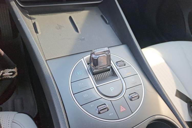 Used BYD Seal 05 DM-i 2025 DM-i Smart Drive 55KM Luxury Model Gear Lever