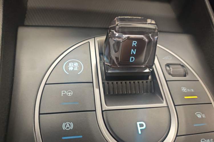 Used BYD Seal 05 DM-i 2025 DM-i Intelligent Drive 120KM Flagship Model Gear Lever