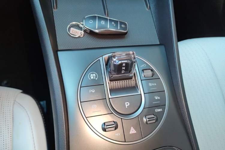 Used BYD Seal 05 DM-i 2025 DM-i Intelligent Drive 120KM Flagship Model Gear Lever