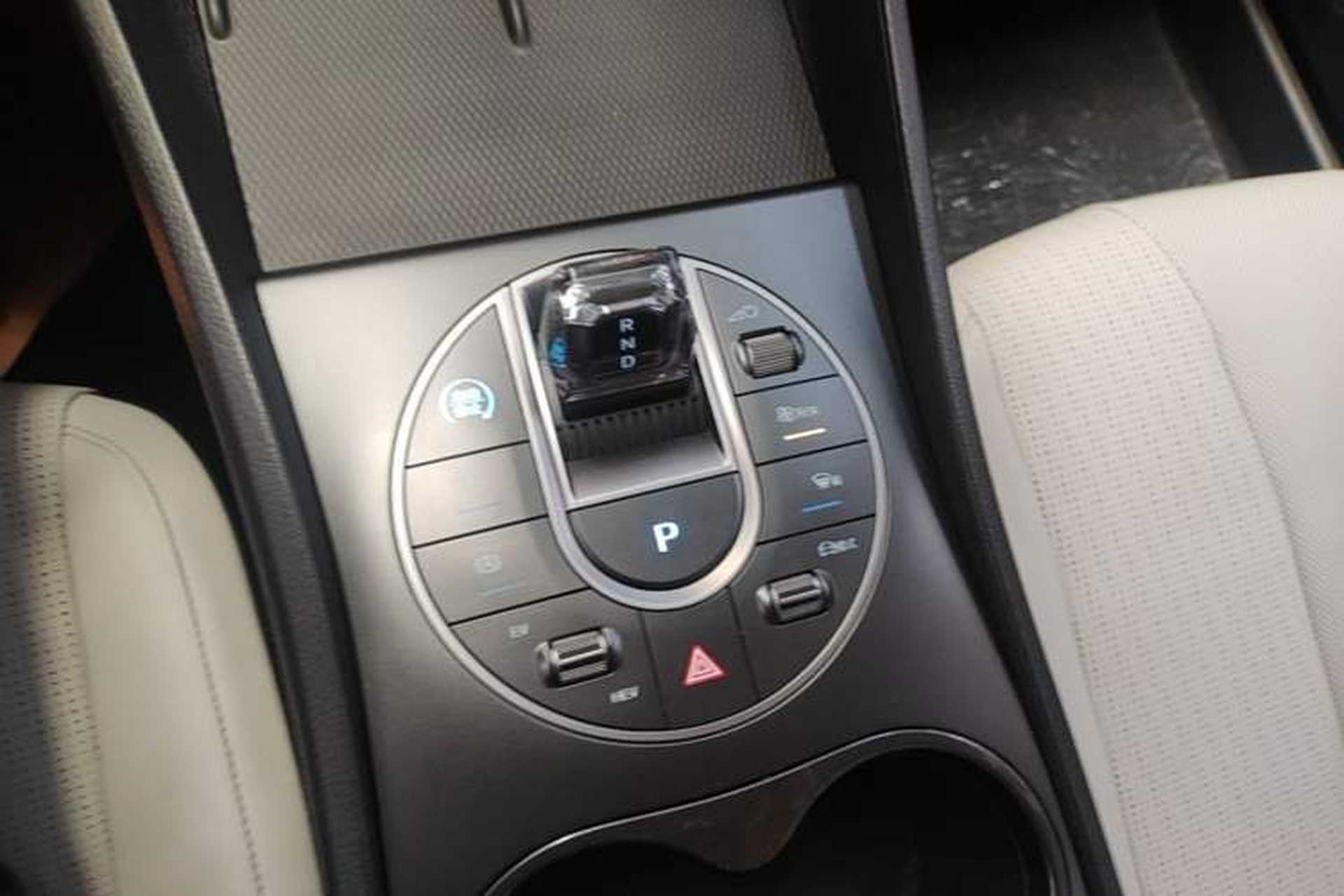 Used BYD Seal 05 DM-i 2025 DM-i Smart Drive 55KM Luxury Model Gear Lever