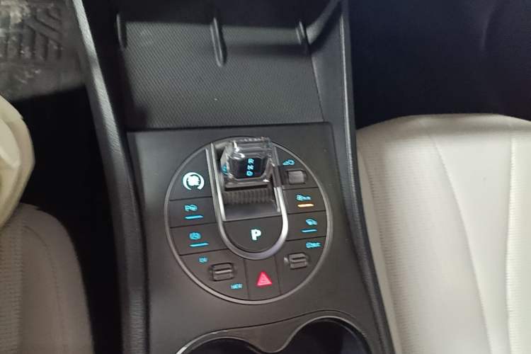 Used BYD Seal 05 DM-i 2025 DM-i Intelligent Drive 120KM Flagship Model Gear Lever