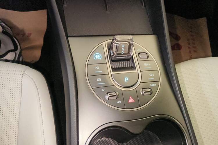 Used BYD Seal 05 DM-i 2025 DM-i Intelligent Drive 120KM Flagship Model Gear Lever