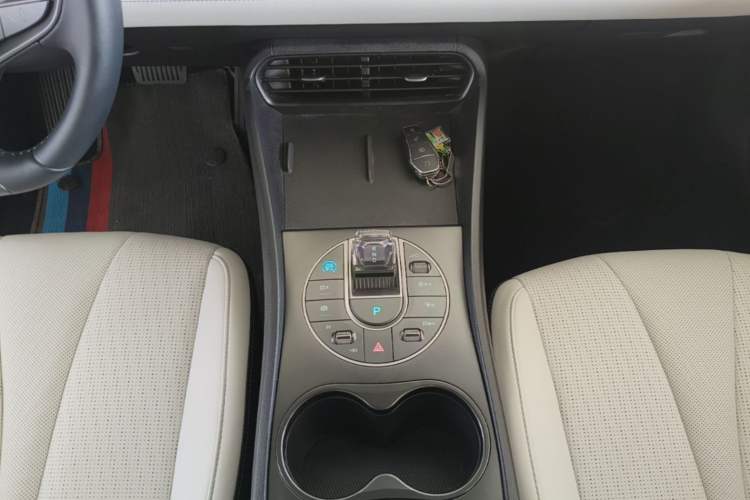 Used BYD Seal 05 DM-i 2025 DM-i Smart Drive 55KM Luxury Model Gear Lever