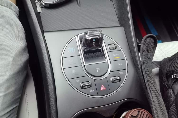 Used BYD Seal 05 DM-i 2025 DM-i Smart Drive 55KM Luxury Model Gear Lever