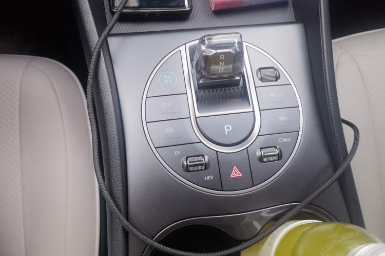 Used BYD Seal 05 DM-i 2025 DM-i Smart Drive 55KM Luxury Model Gear Lever