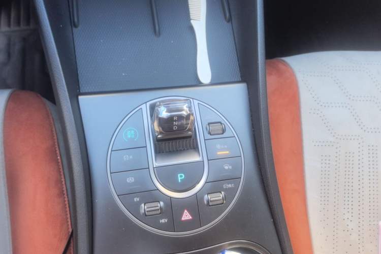 Used BYD Seal 05 DM-i 2025 DM-i Smart Drive 55KM Luxury Model Gear Lever