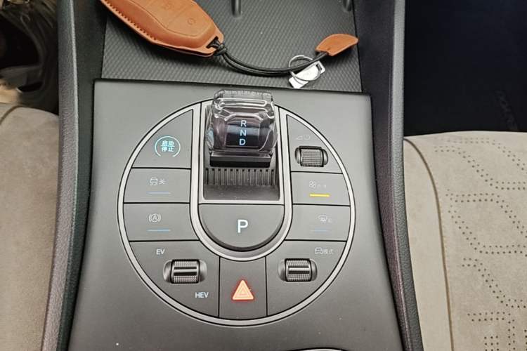 Used BYD Seal 05 DM-i 2025 DM-i Smart Drive 55KM Luxury Model Gear Lever