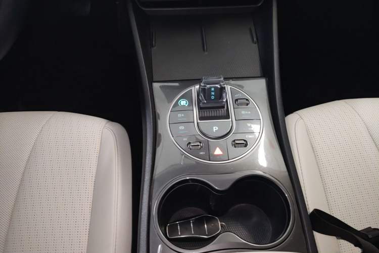Used BYD Seal 05 DM-i 2025 DM-i Smart Drive 55KM Luxury Model Gear Lever